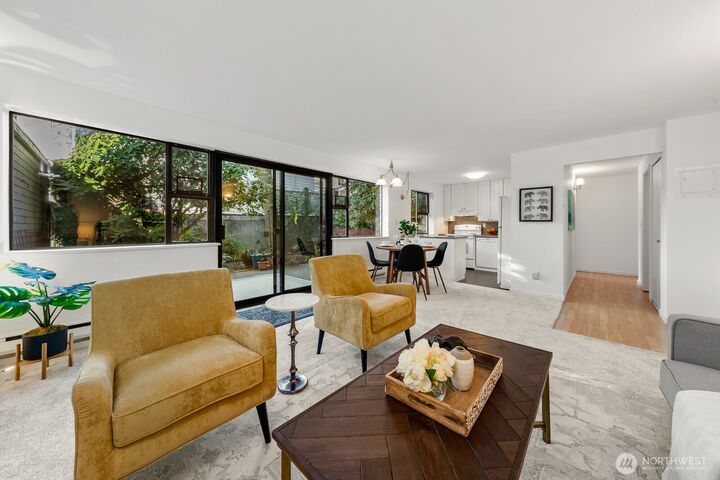 Property Photo:  912  3rd Avenue W 101  WA 98119 