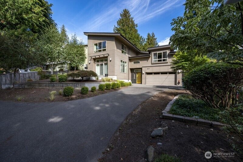 Property Photo:  10644  Bartlett Avenue NE  WA 98125 