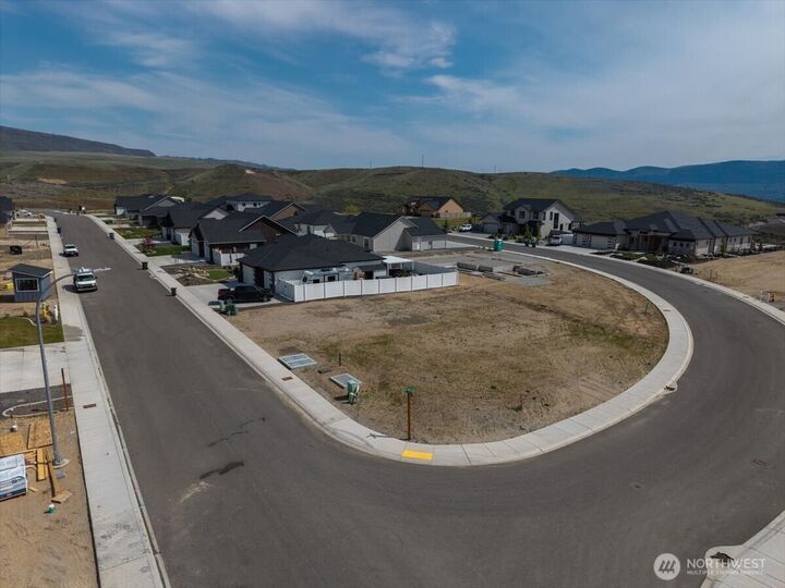 Property Photo:  834 NE Tyler Place  WA 98802 