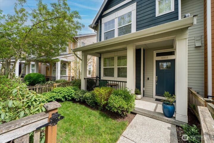 Property Photo:  6910  31st Avenue SW  WA 98126 
