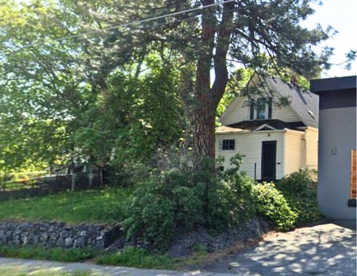 Property Photo: 318 E Pacific Ave WA 99202