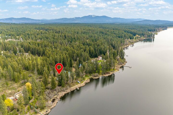 Property Photo:  42502 N Sylvan Rd  WA 99009 