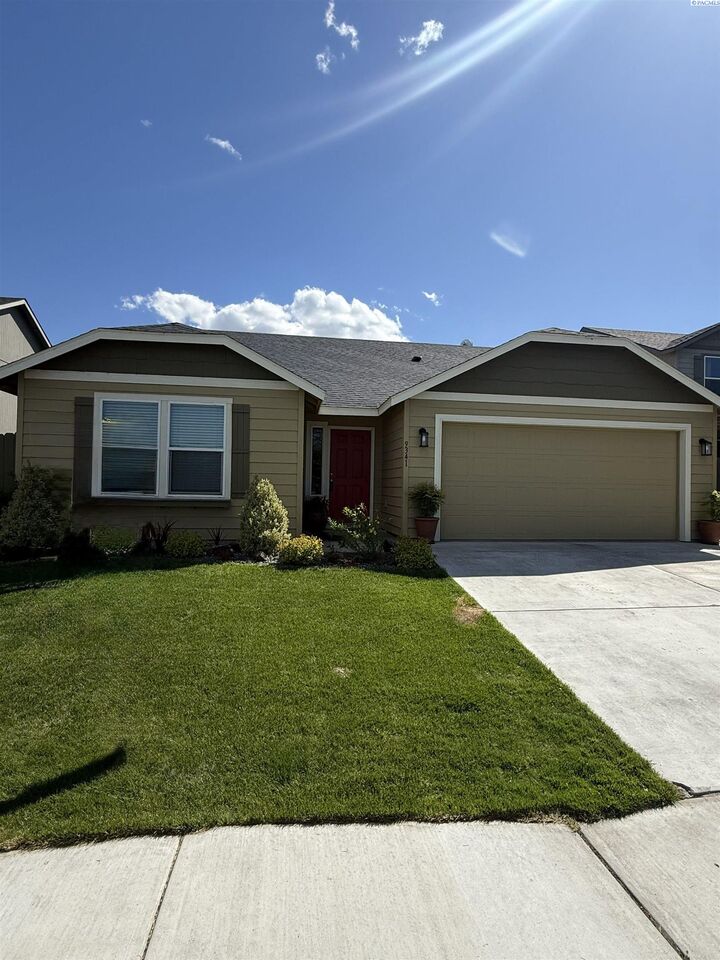 Property Photo:  9341 W 9th Pl  WA 99336 