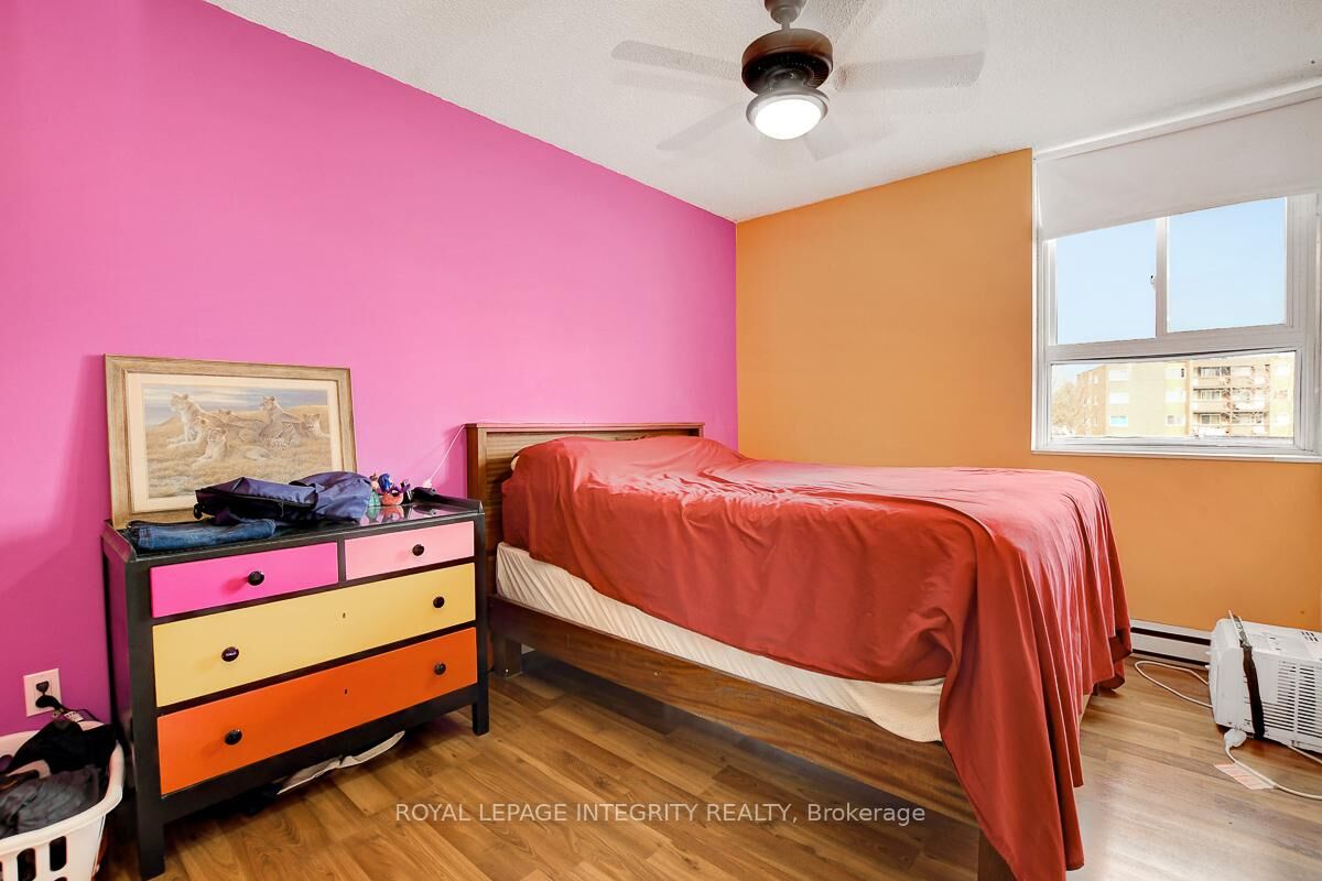 Property Photo: 2000 Jasmine Crescent 206 ON K1J 8K4