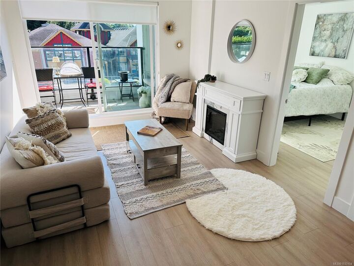 258 Helmcken Rd #208 — photo 1