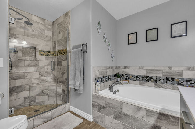 Property Photo:  943 Farmington Xing  UT 84025 