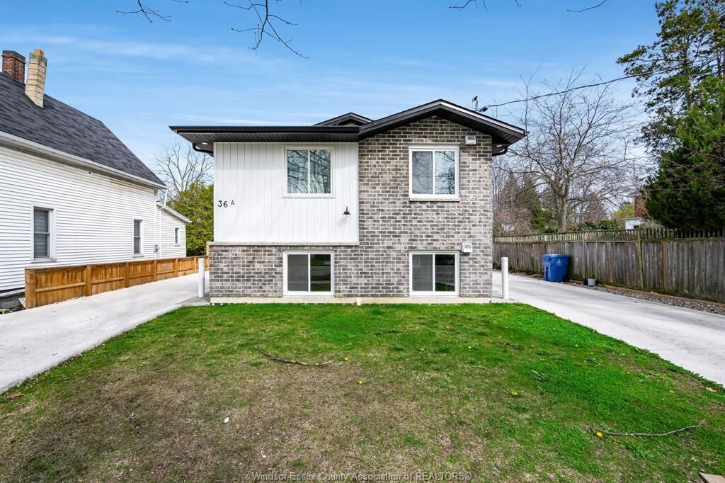 Photo de la propriété:  36 Victoria Avenue South  ON N8H 2W6 