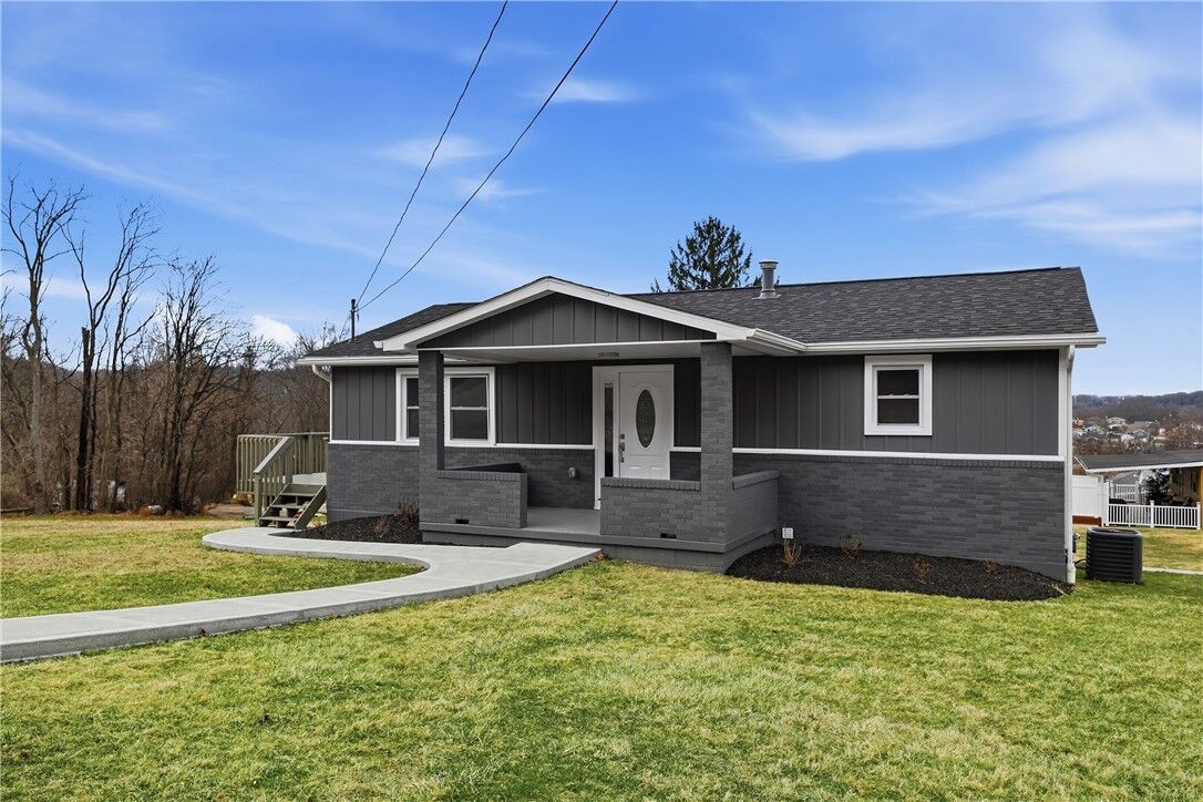 Property Photo:  1100 Summit Ave  PA 15068 