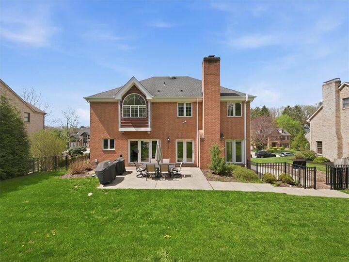 Property Photo:  113 Foxwood Dr  PA 15090 