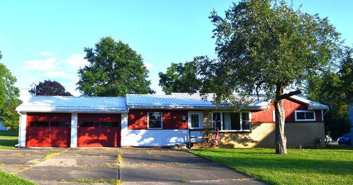 Property Photo:  124 Oakwood Lane  PA 16254 