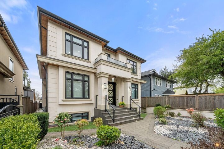 Property Photo: 416 E 63rd Avenue BC V5X 2K2