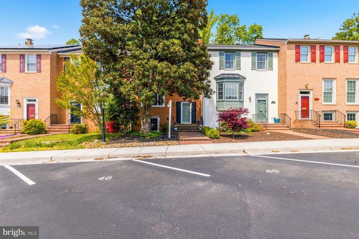 Property Photo:  8240 Taunton Place  VA 22152 