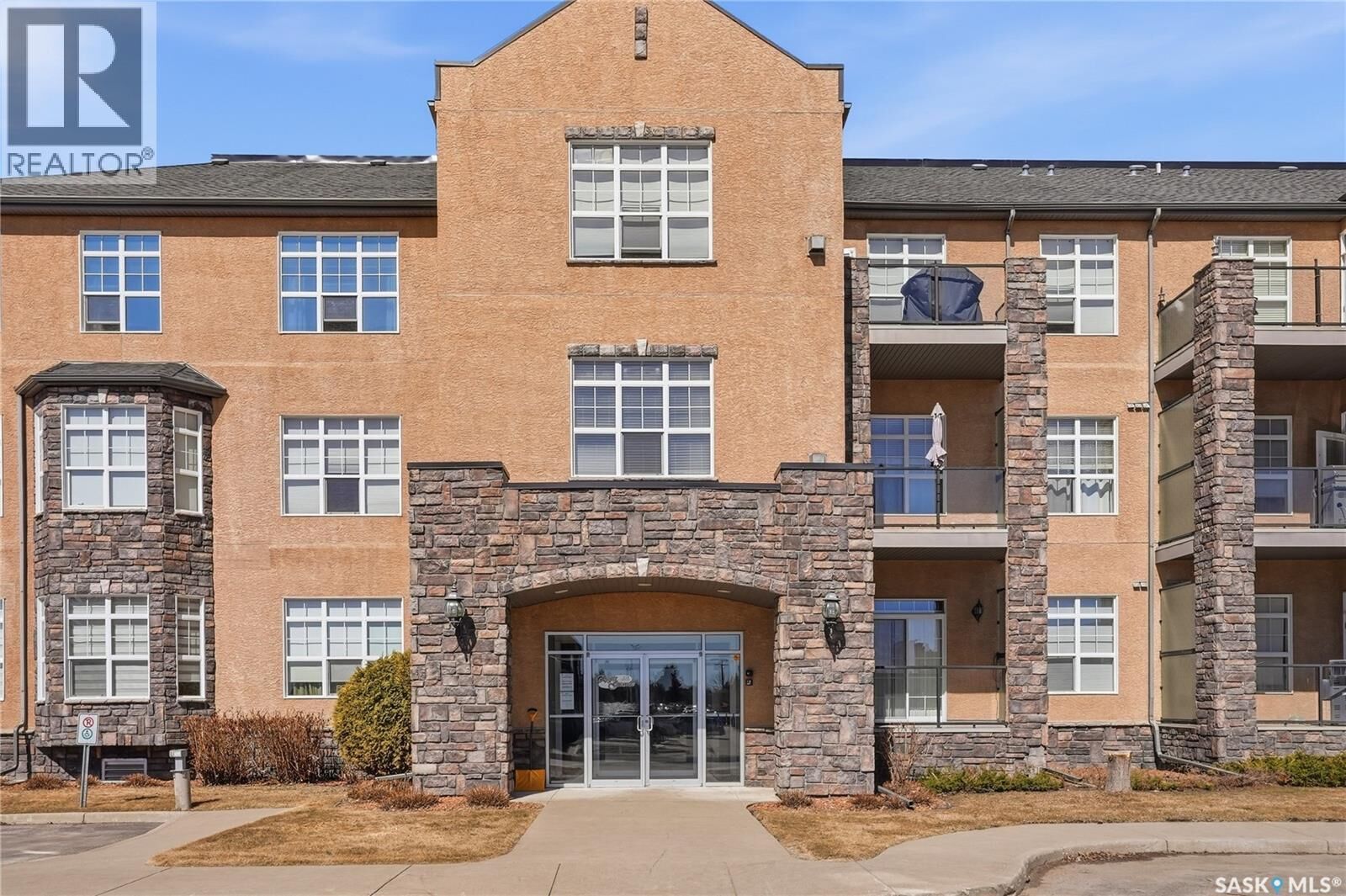 Property Photo:  304 218 Heath Avenue  SK S7S 0A1 