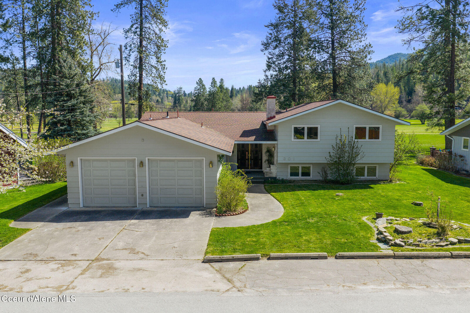 Property Photo:  301 Woodland Dr  ID 83850 