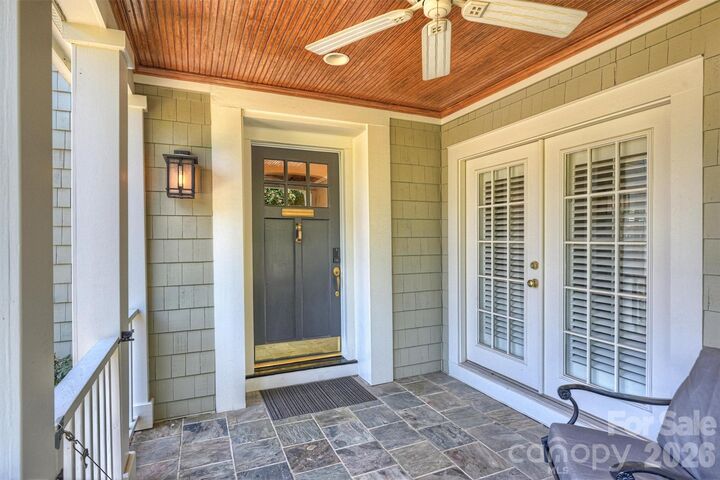Property Photo:  2909 Chelsea Drive  NC 28209 