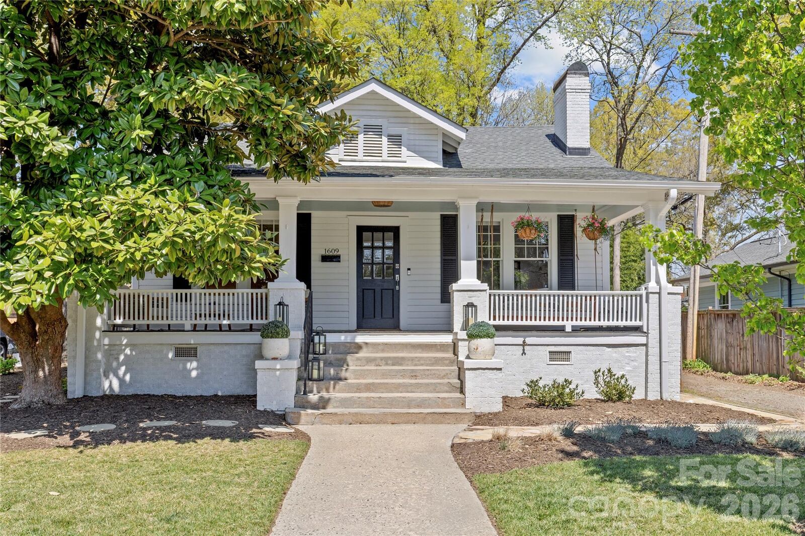 Property Photo: 1609 Belvedere Avenue NC 28205