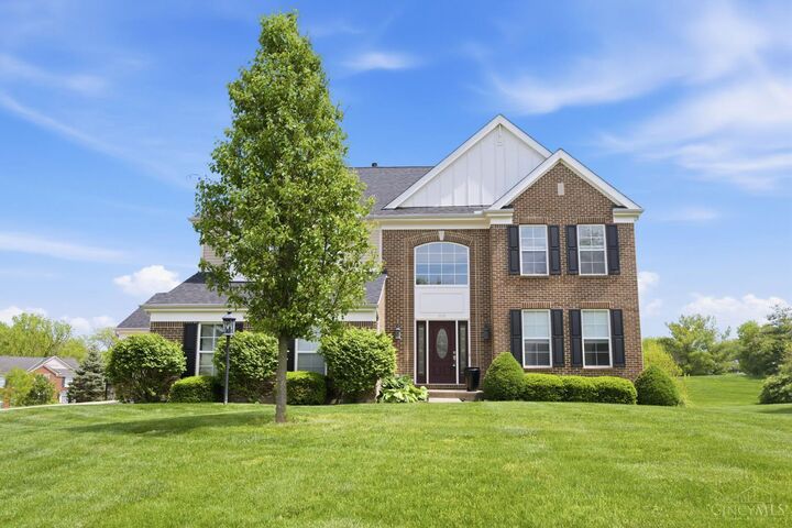 Property Photo:  1220 Fox Hollow Drive  OH 45036 