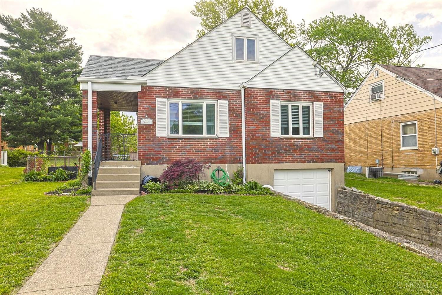 Property Photo: 976 Woodbriar Lane OH 45238