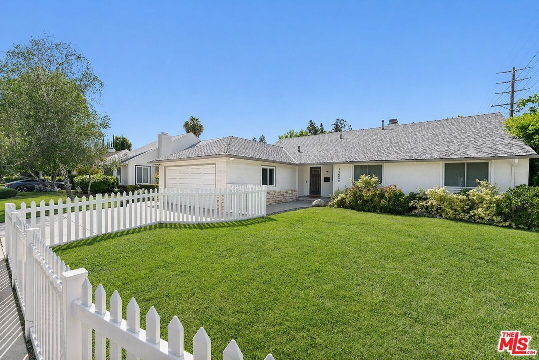 Property Photo:  14056 Margate St  CA 91401 