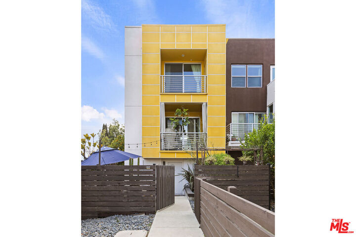Property Photo:  2217 Branden St  CA 90026 