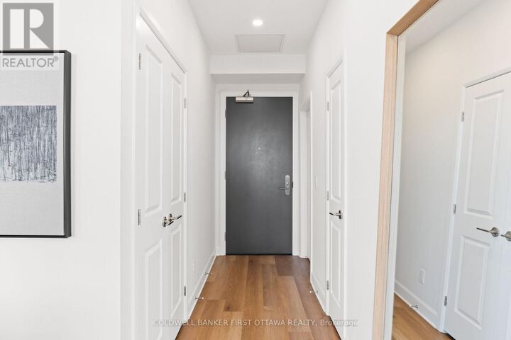Property Photo:  3000 Tawadina Street 302  ON K1K 5B4 