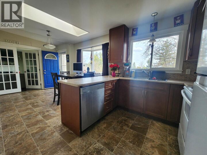 Property Photo: 411 Lyon Street BC V2M 3K9