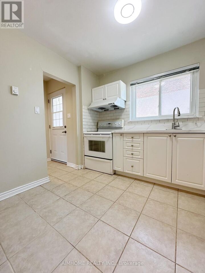 Property Photo:  53 Godstone Road 119  ON M2J 3C8 