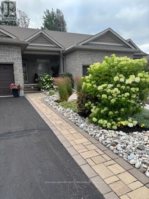 Photo de la propriété:  239 Royal Landing Gate  ON K0G 1J0 