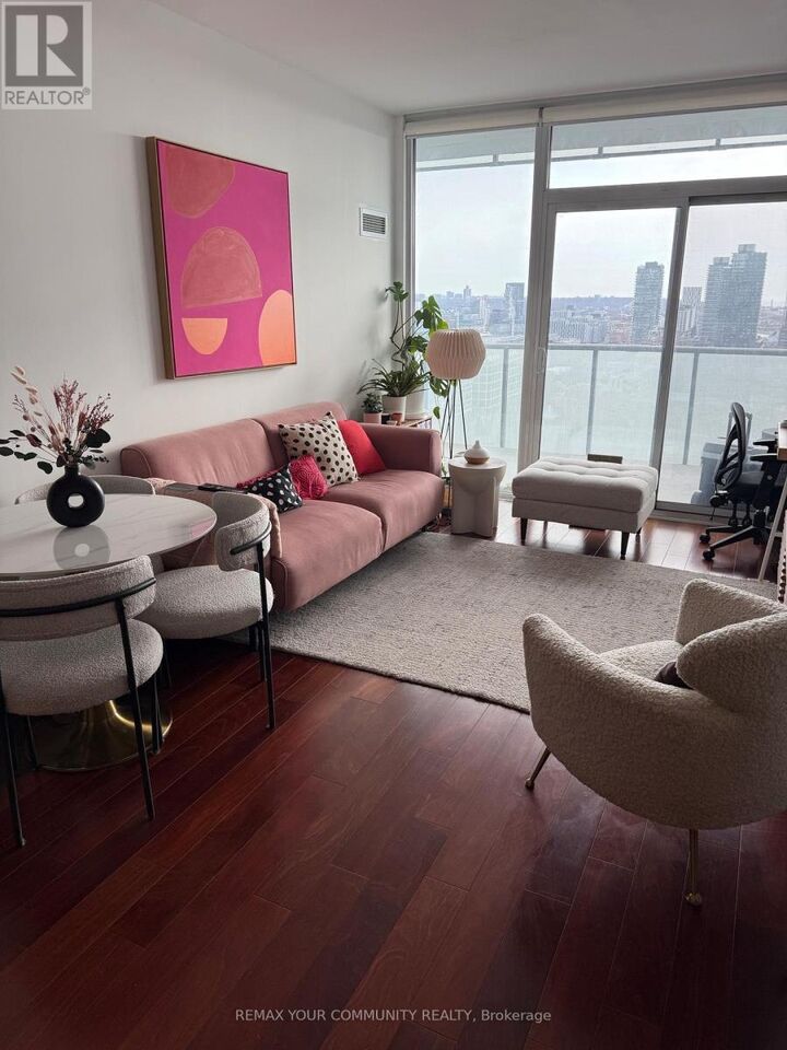 Property Photo: 1 Market Street East 2306 ON M5E 0A2