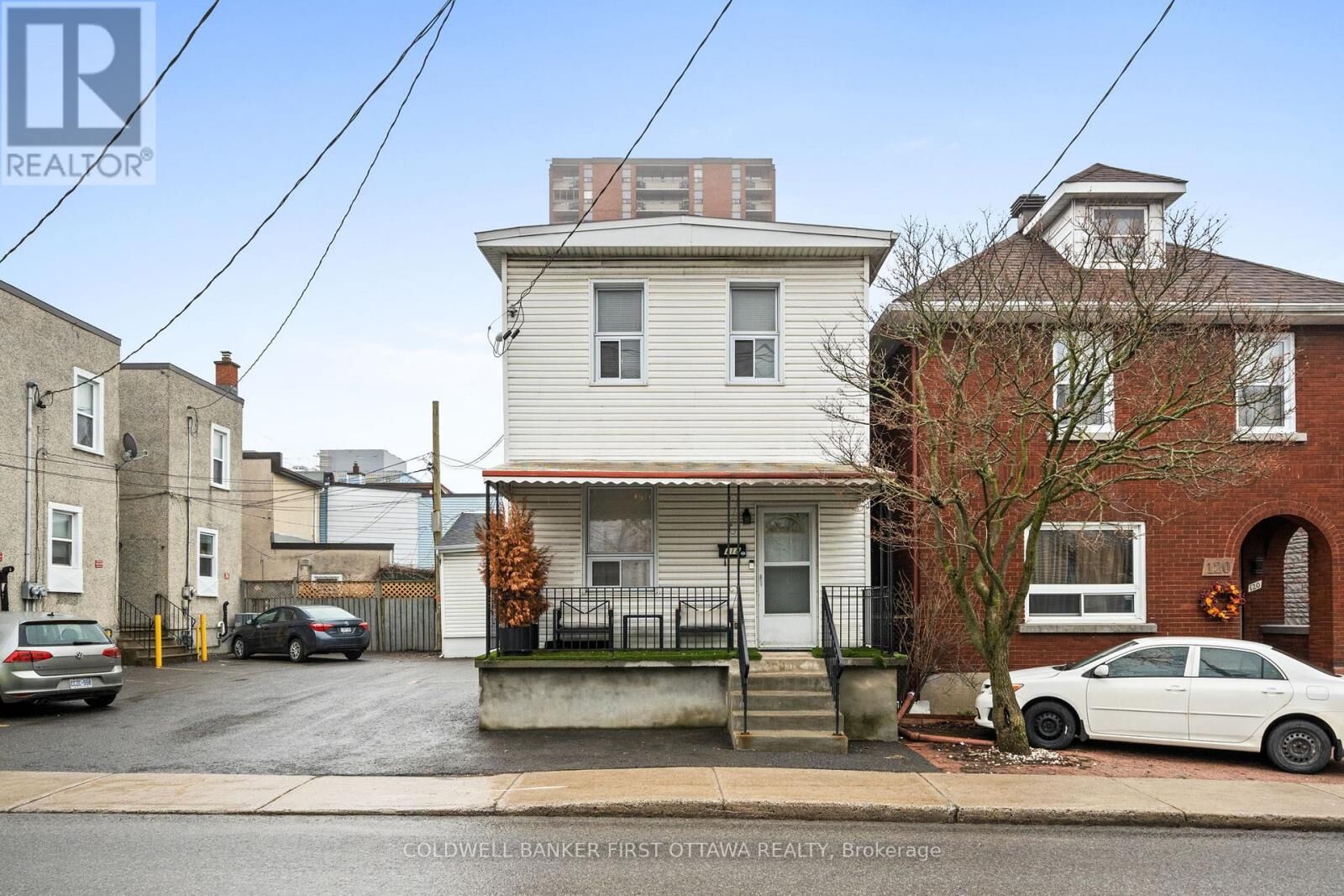 Property Photo:  118 Willow Street  ON K1R 6W3 