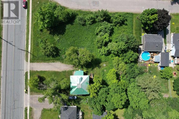 Photo de la propriété:  16 Hillside Dr  ON P6C 3W3 