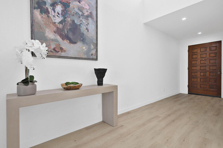 Property Photo: 211 Las Lomas CA 92260