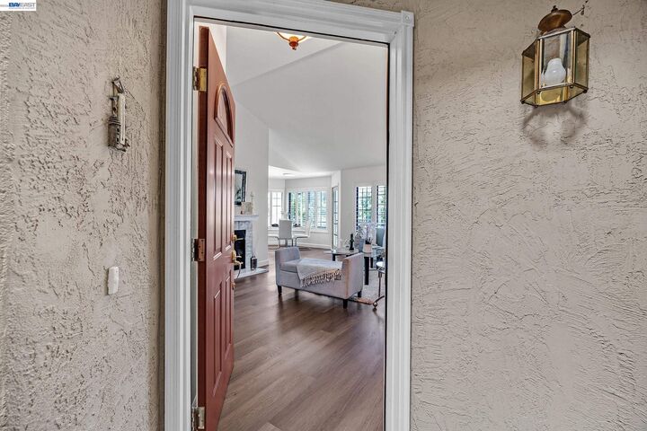 Property Photo:  5012 Lakeview Dr 200  CA 94582 