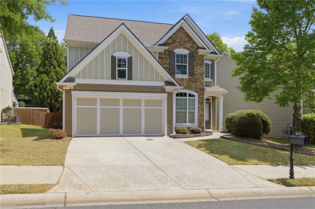 Property Photo: 5035 Stonehaven View GA 30040