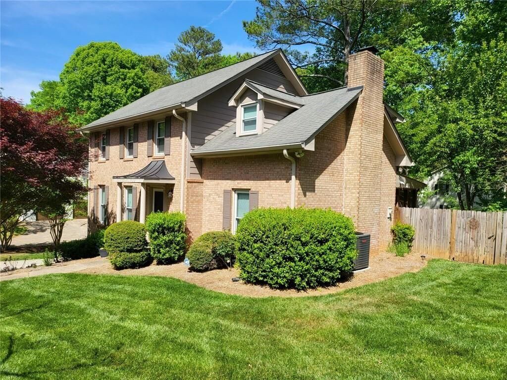 Property Photo:  210 Wickerberry Hollow  GA 30075 