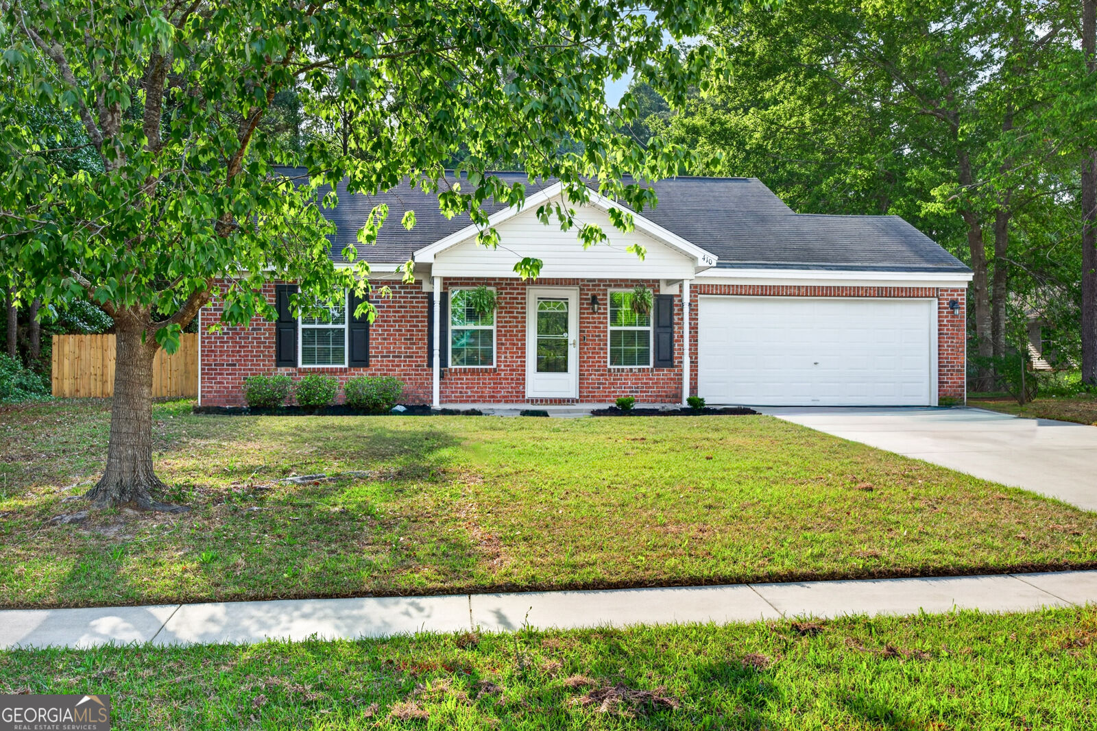 Property Photo:  410 Shadowbrook Circle  GA 31329 