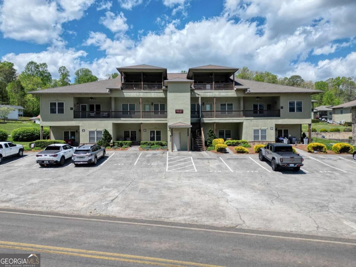 Property Photo:  1647E Lakeview Drive  GA 30582 