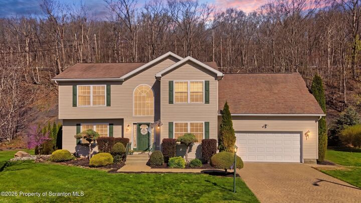 Property Photo:  200 Raymond Drive  PA 18433 
