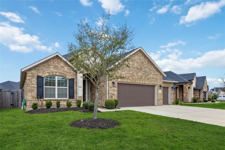 Property Photo: 2263 Vanessa Cay Lane TX 77571