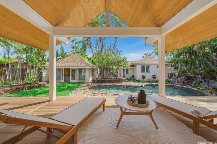 Property Photo:  814 Kealaolu Avenue  HI 96816 