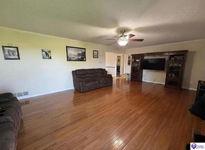 Property Photo: 128 Rolling Acres KY 40117