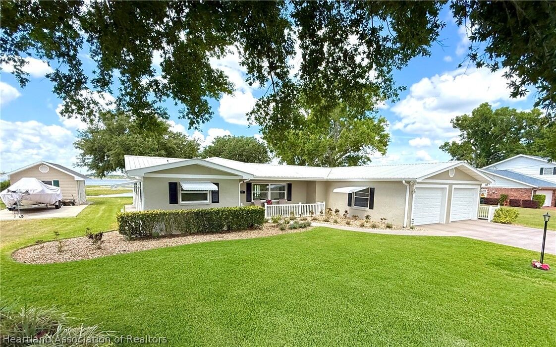 Property Photo:  77 W Lake Damon Drive  FL 33825 