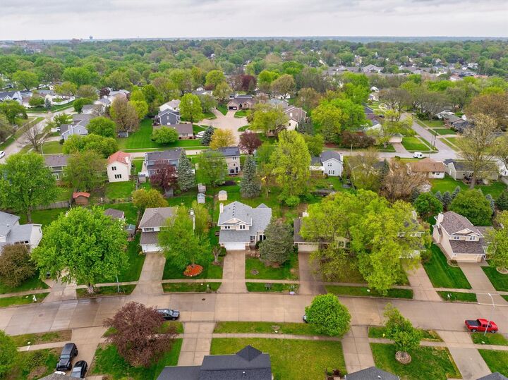 Property Photo: 2725 Walnut Street IA 50265