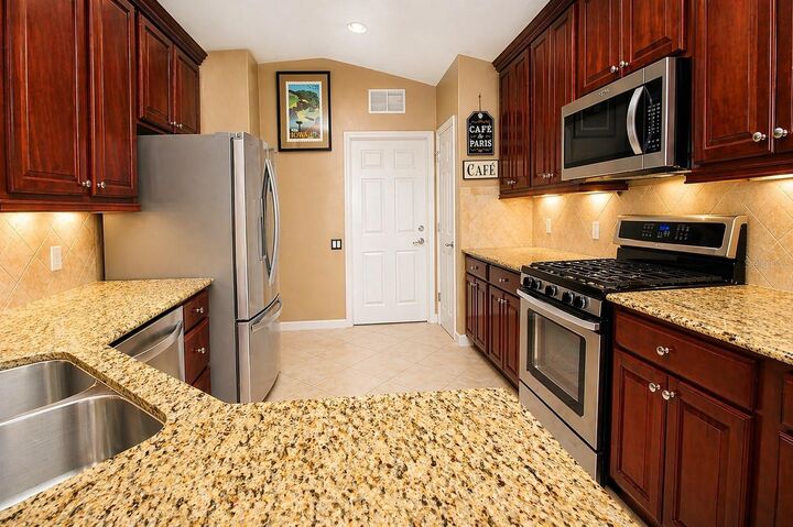 Property Photo:  516 Lago Loop  FL 33837 