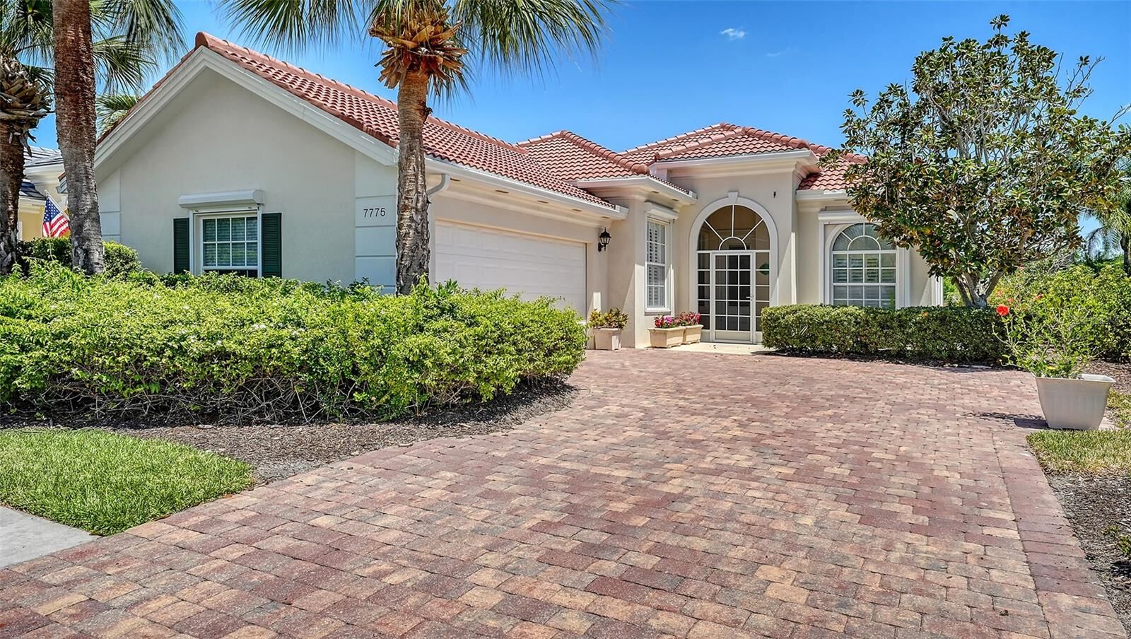 Property Photo: 7775 Uliva Way FL 34238