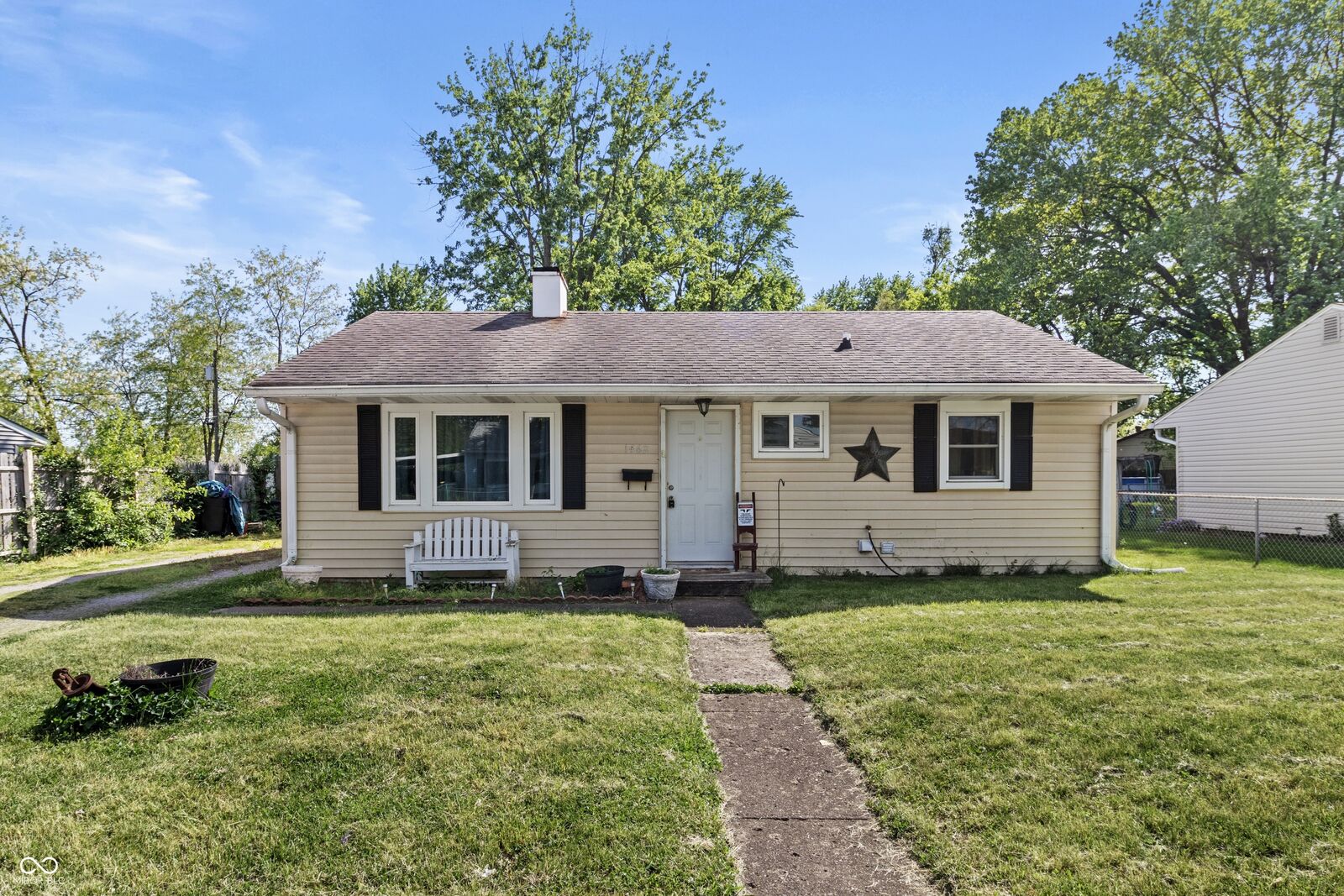 Property Photo:  1462 Lochry Road  IN 46131 