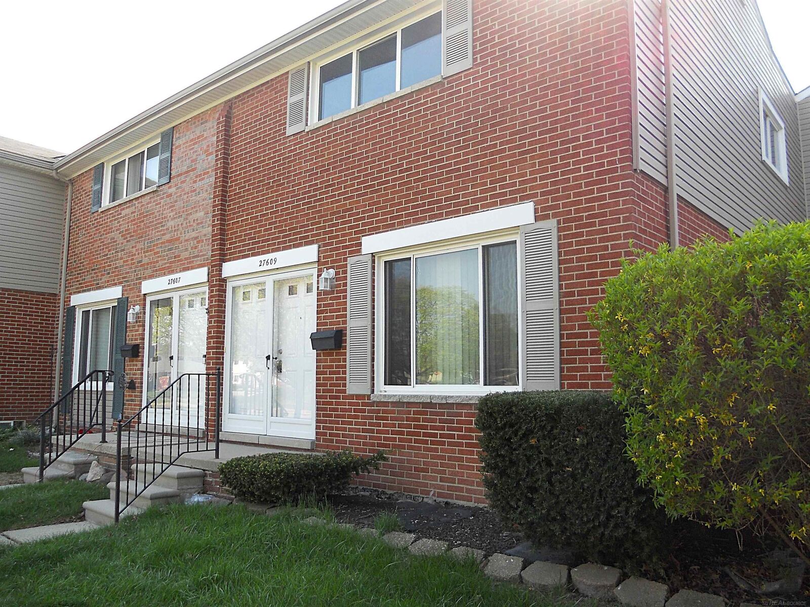 Property Photo:  27609 Evelyn Avenue  MI 48093 