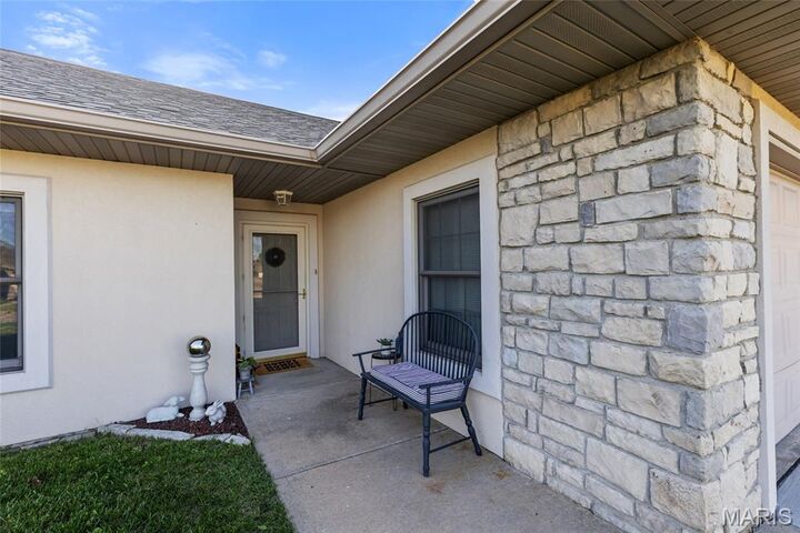 Property Photo:  915 Pine Avenue  MO 63383 