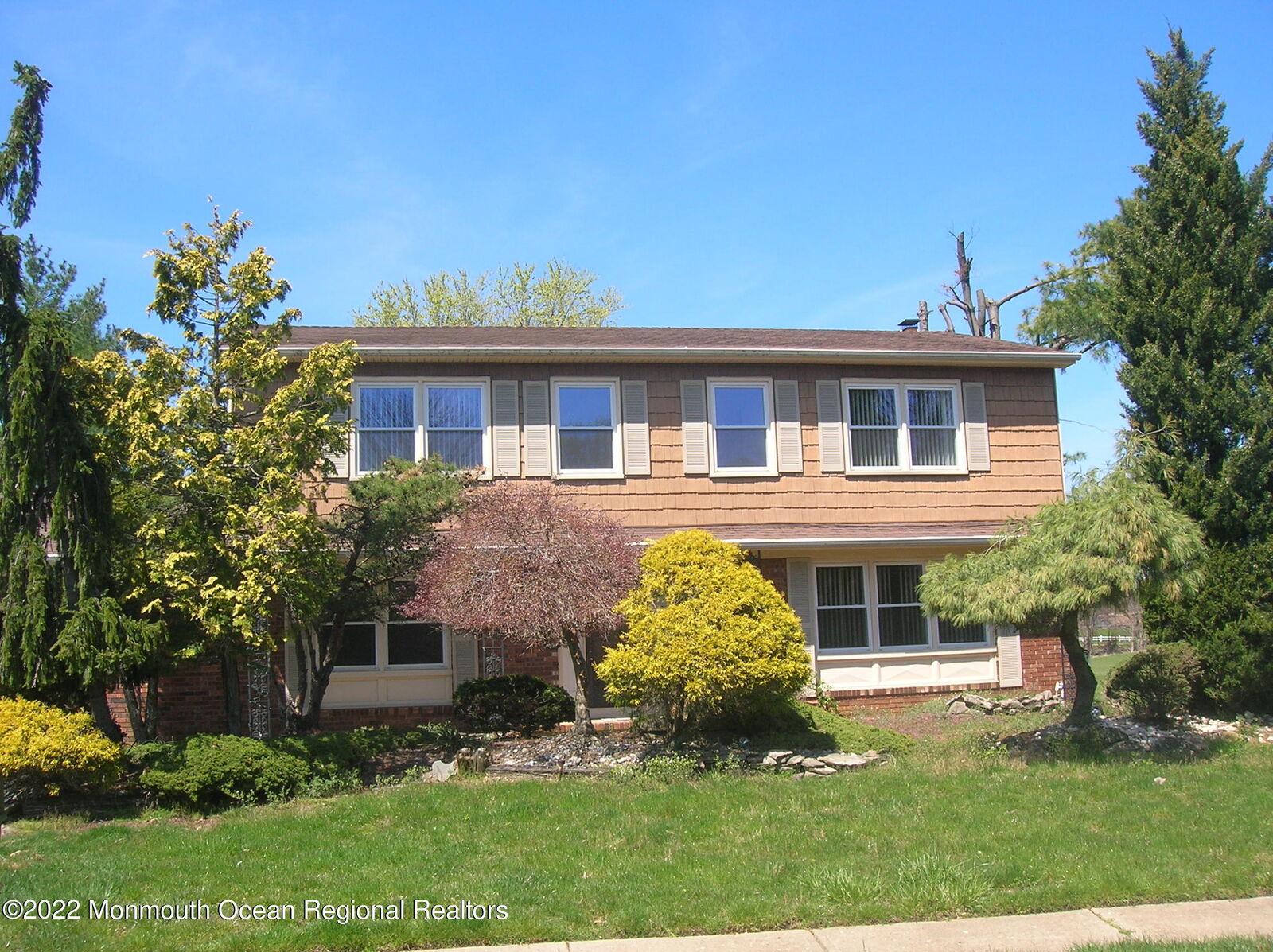 Property Photo:  15 Cardinal Court  NJ 07746 