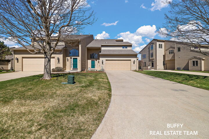 Property Photo:  1671 E Harbour Towne Circle  MI 49441 